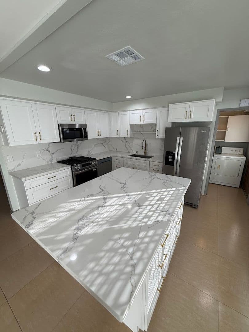 Granada Hills House: 11725 Monogram Avenue