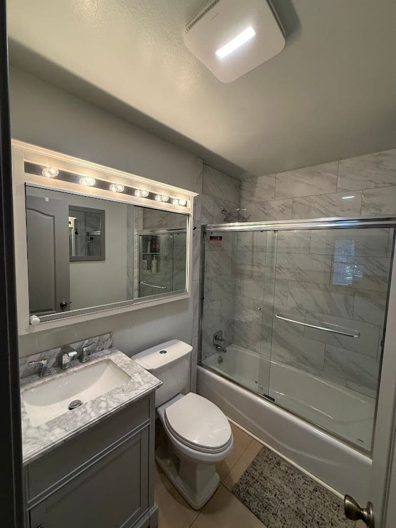 Granada Hills House: 11725 Monogram Avenue