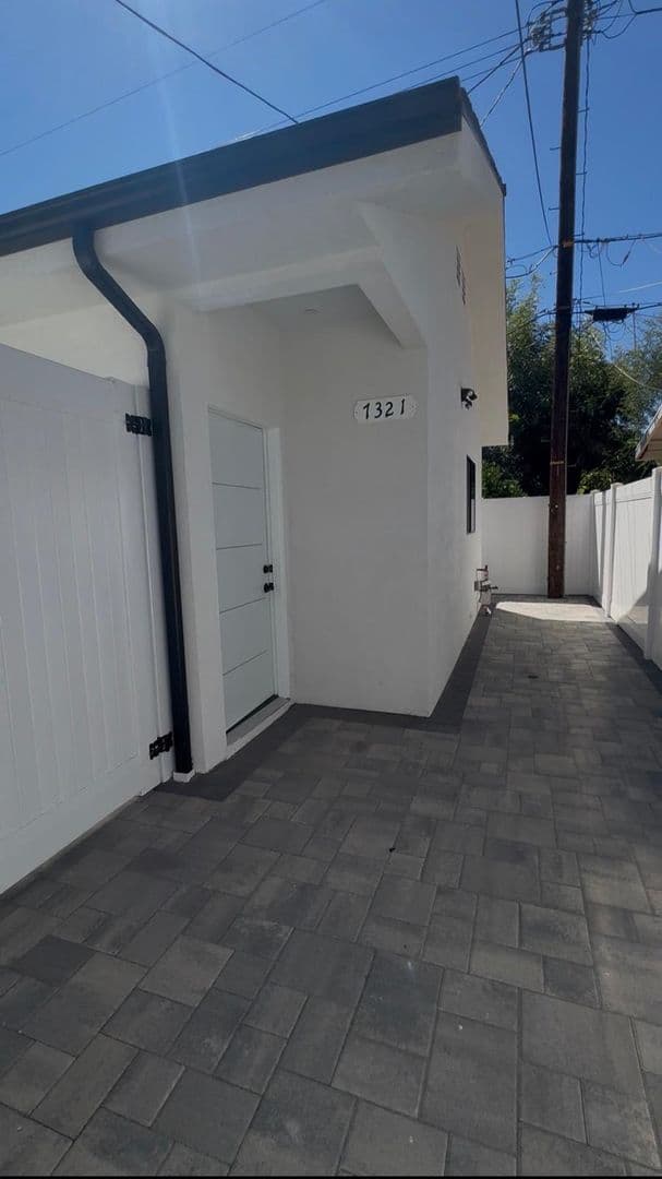 Reseda Apartment: 7317-7321 Garden Grove Avenue