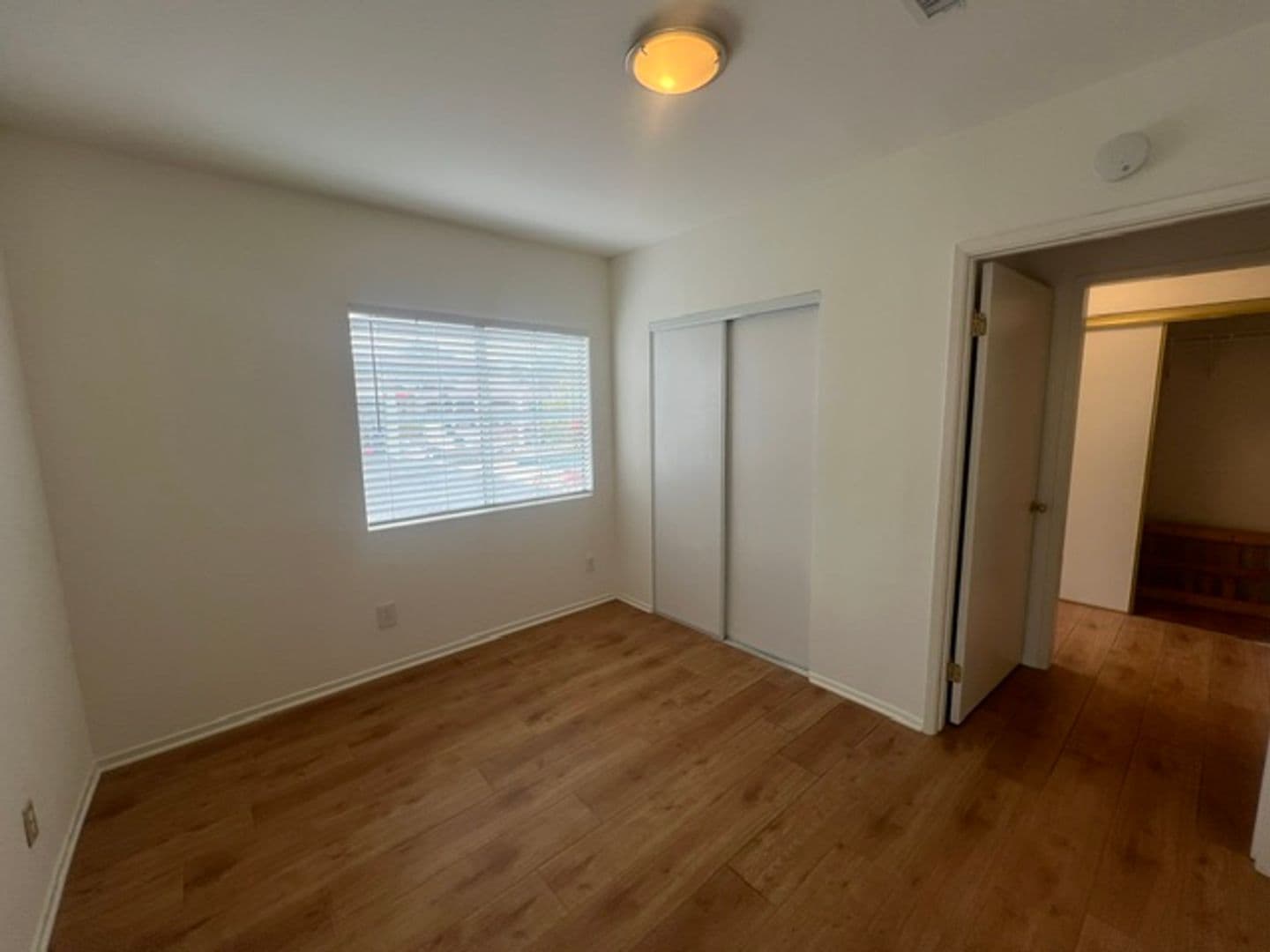 Northridge House: 17430 W Gledhill St.