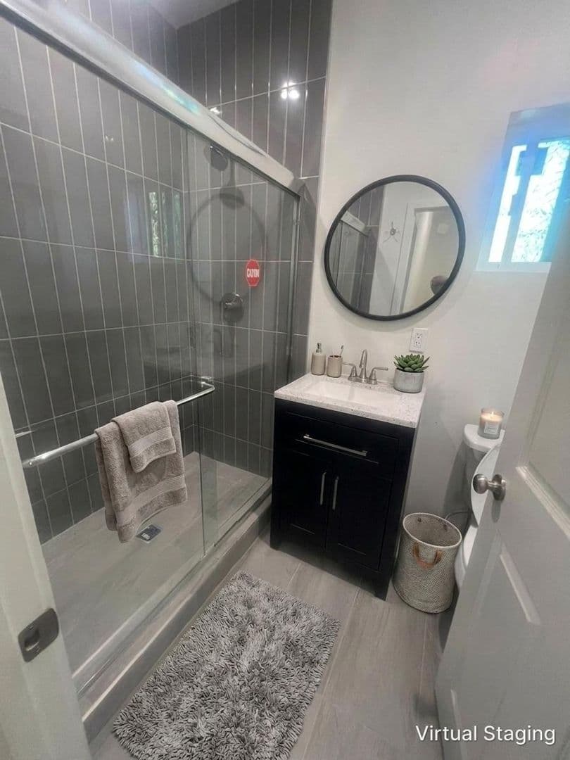 Granada Hills House: 11303 Paso Robles Avenue