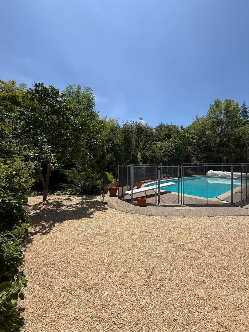 Tarzana House: 18836 La Amistad Pl