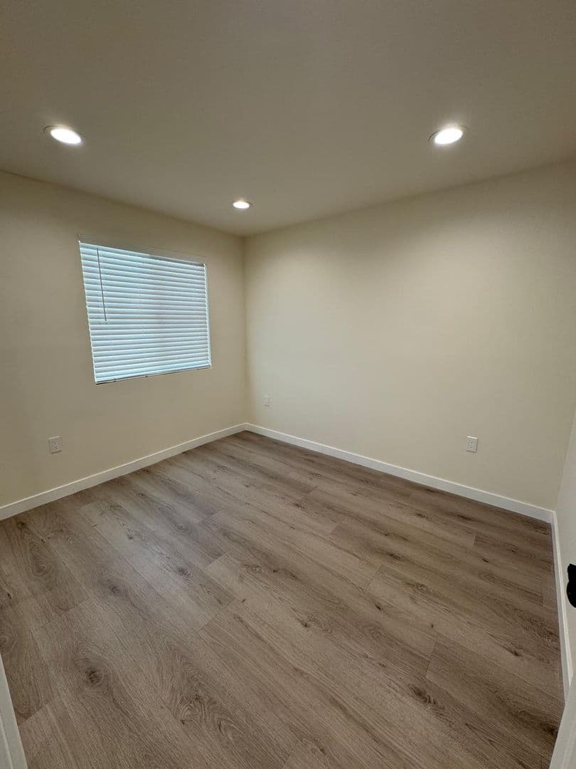 Reseda Apartment: 7317-7321 Garden Grove Avenue