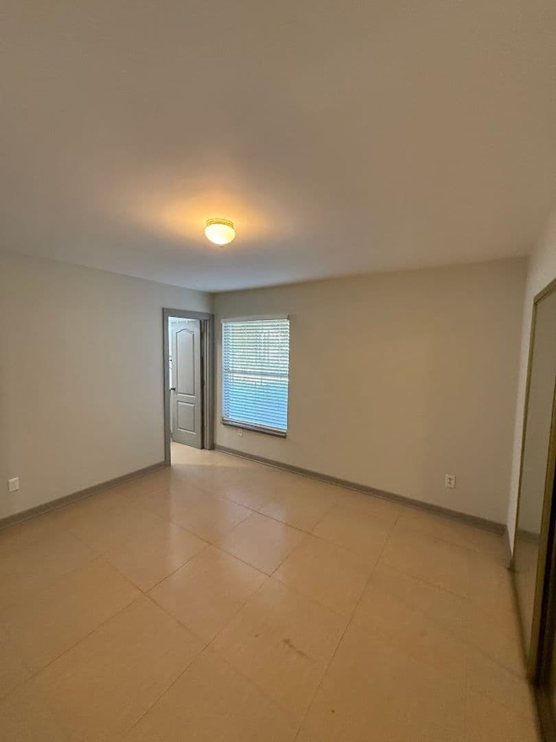 Granada Hills House: 11725 Monogram Avenue