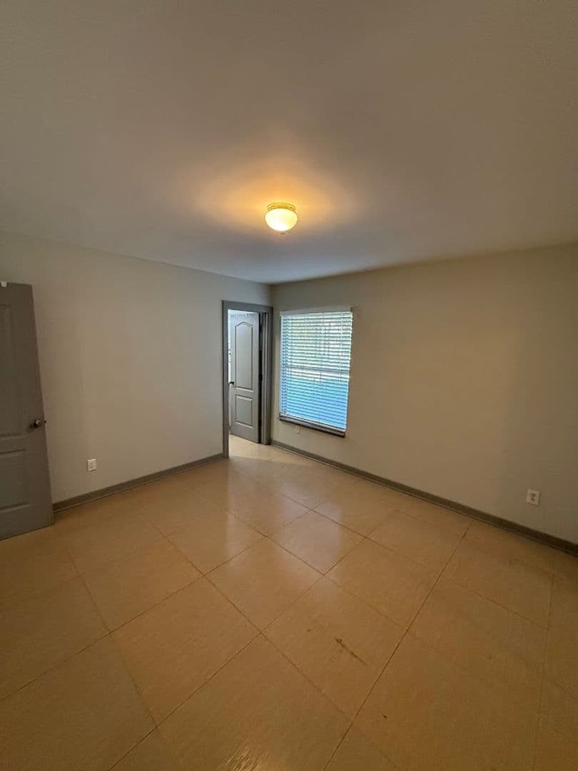 Granada Hills House: 11725 Monogram Avenue