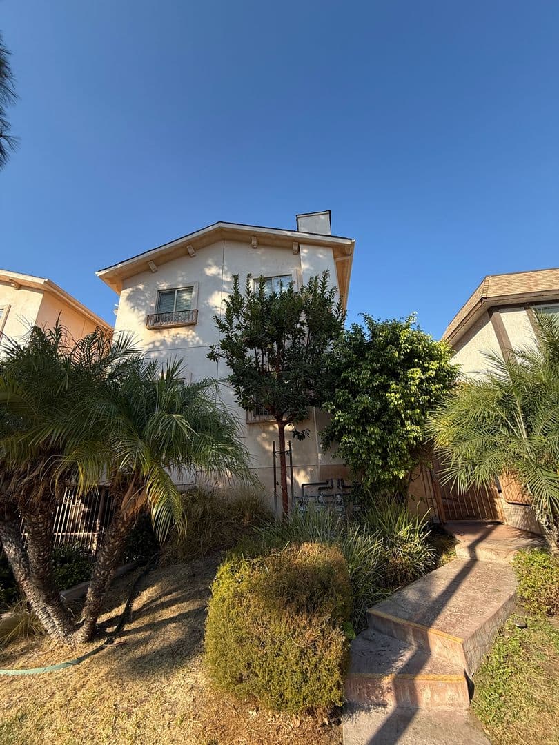 Granada Hills House: 17311 Chatsworth St