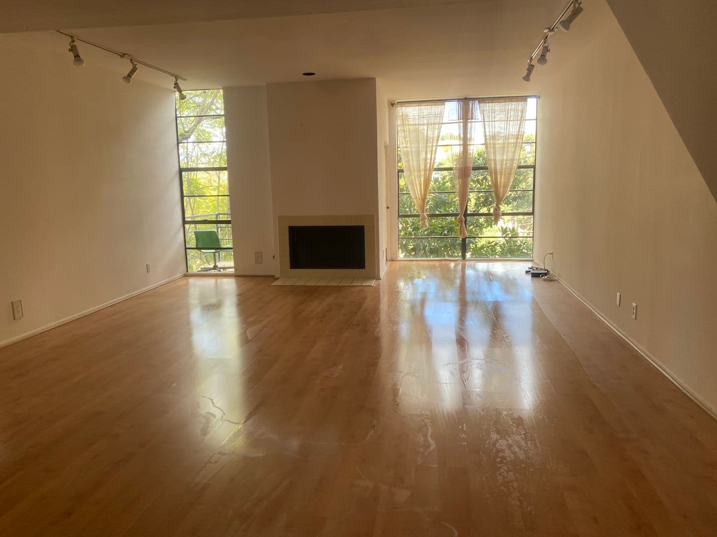 Los Angeles Condo: 3884 Fredonia Dr. Unit F
