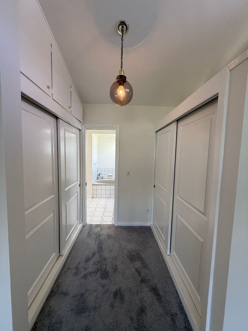 Tarzana House: 18836 La Amistad Pl