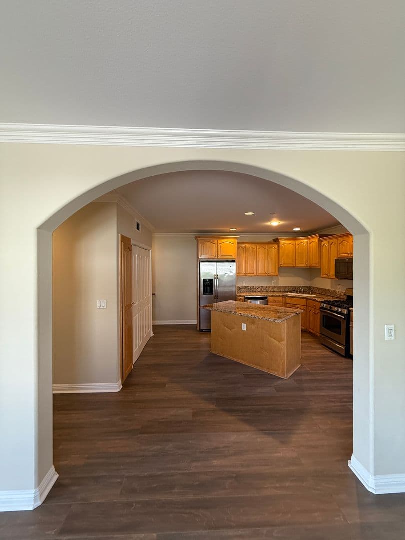 Granada Hills House: 17311 Chatsworth St