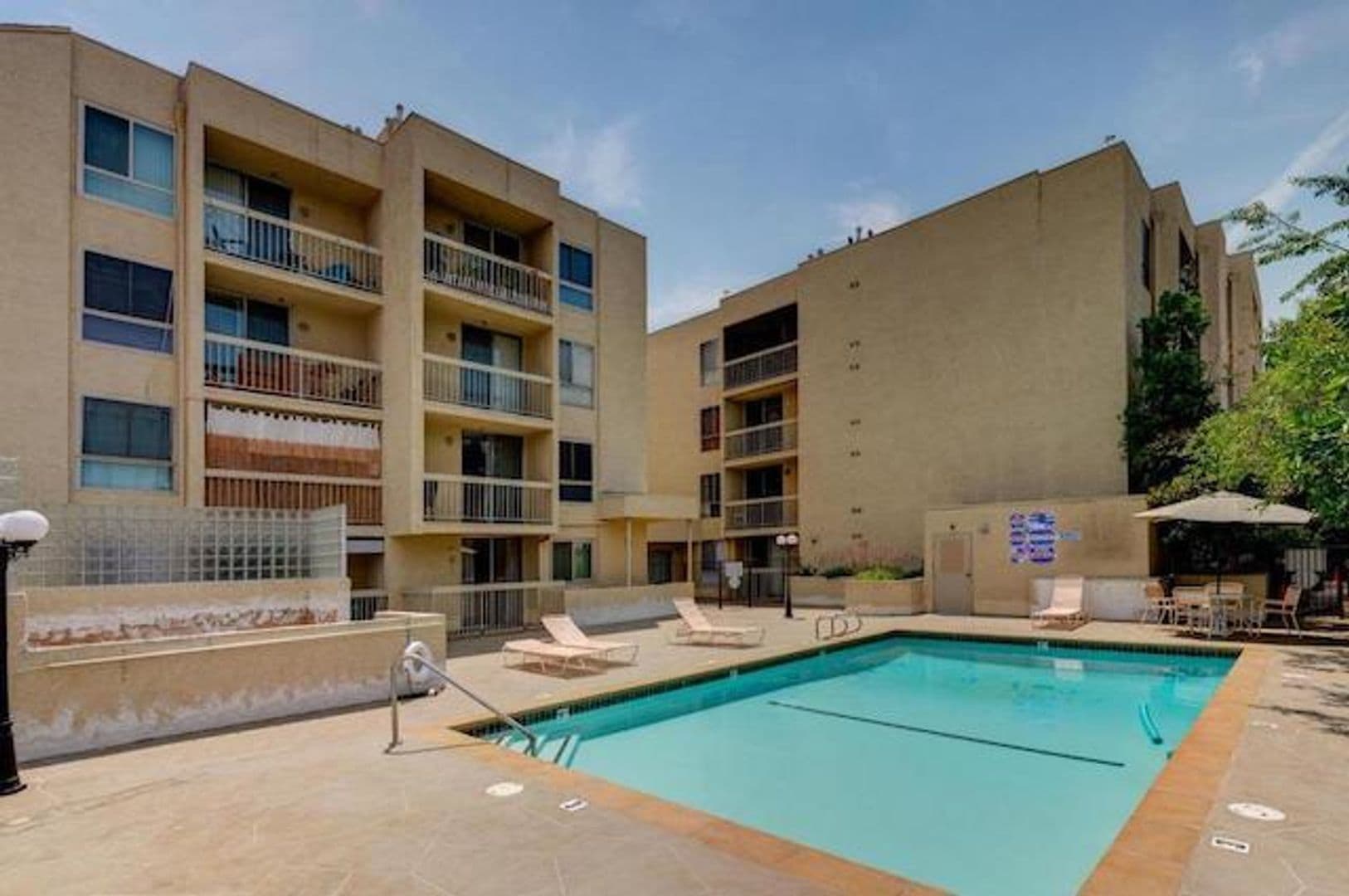North Hollywood Condo: 5143 Bakman Ave. #102