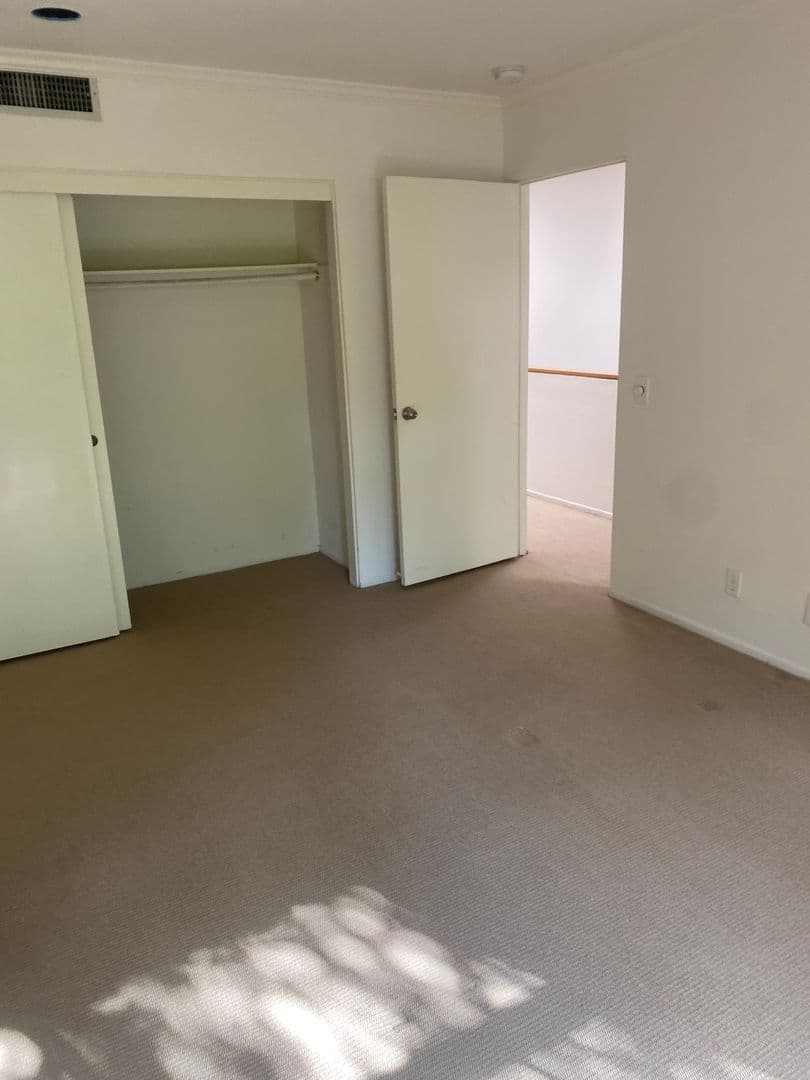 Los Angeles Condo: 3884 Fredonia Dr. Unit F