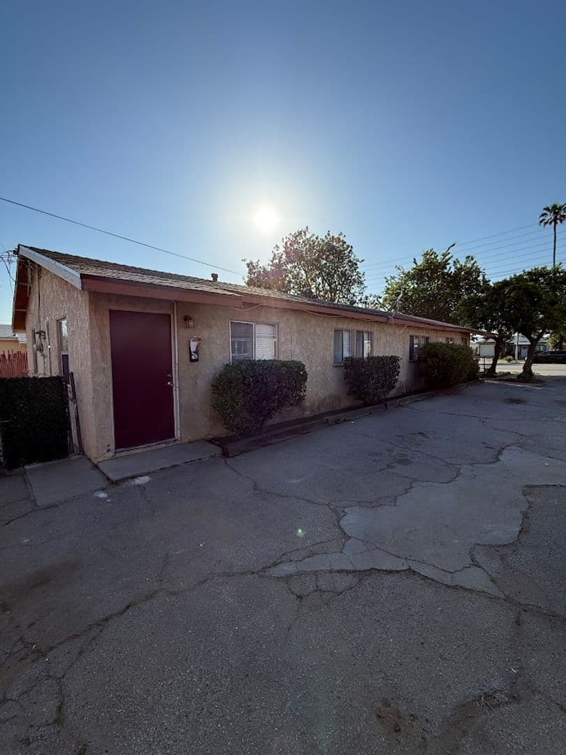 Sylmar House: 14778 Polk St.