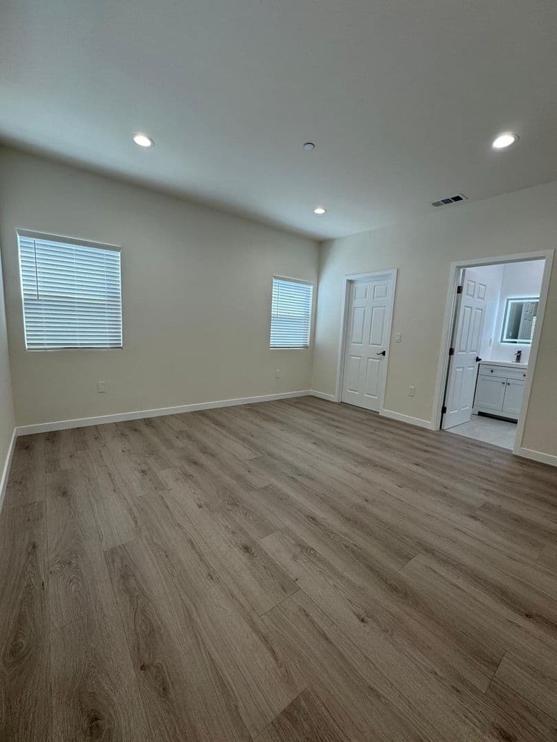 Reseda Apartment: 7317-7321 Garden Grove Avenue