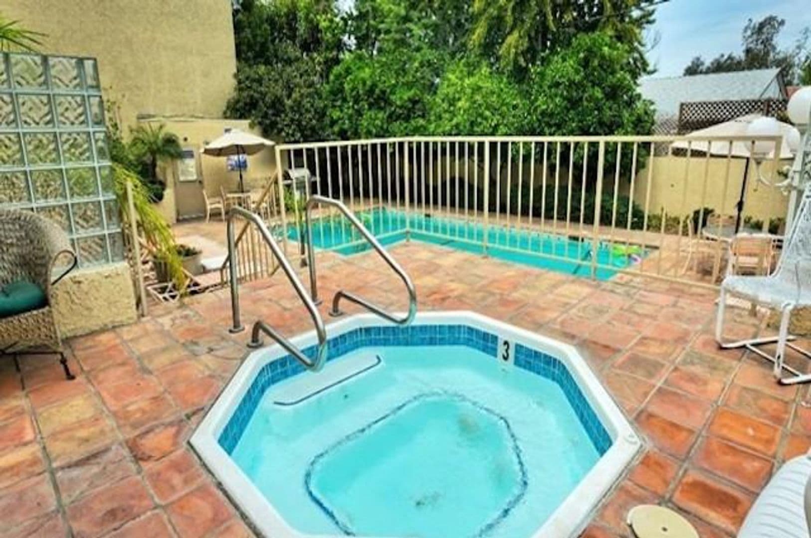 North Hollywood Condo: 5143 Bakman Ave. #102