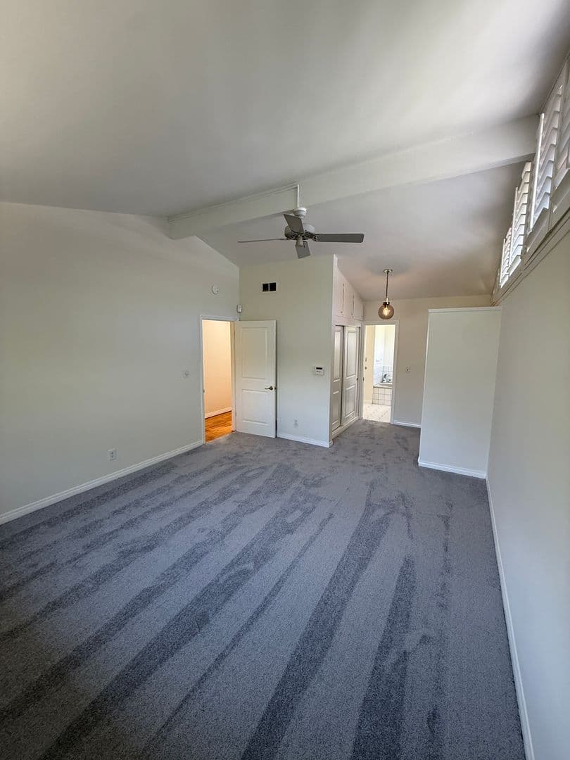 Tarzana House: 18836 La Amistad Pl