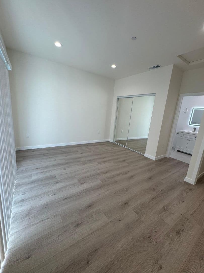 Reseda Apartment: 7317-7321 Garden Grove Avenue