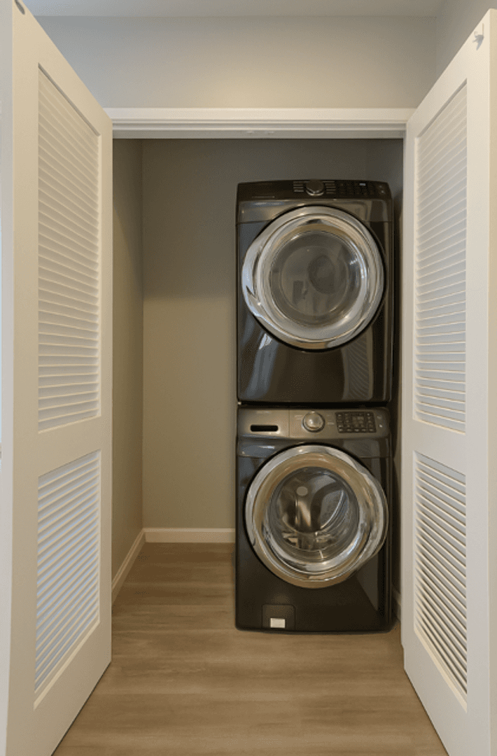North Hollywood Condo: 6301 Coldwater Canyon Blvd. Unit 22