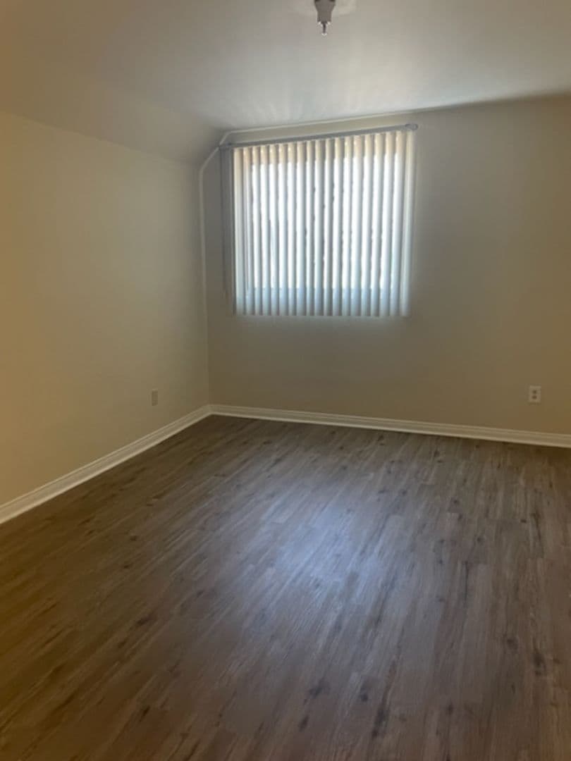 North Hollywood Condo: 5143 Bakman Ave. #102