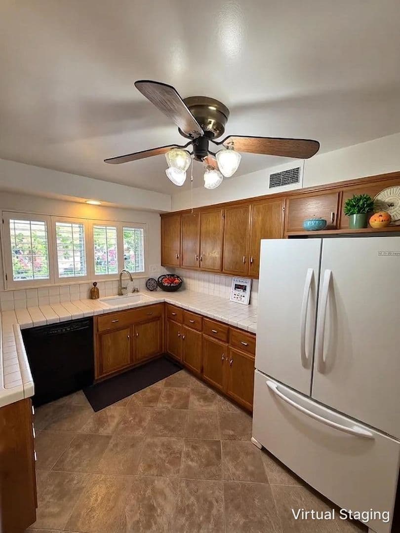 Northridge House: 19647 Merridy St.