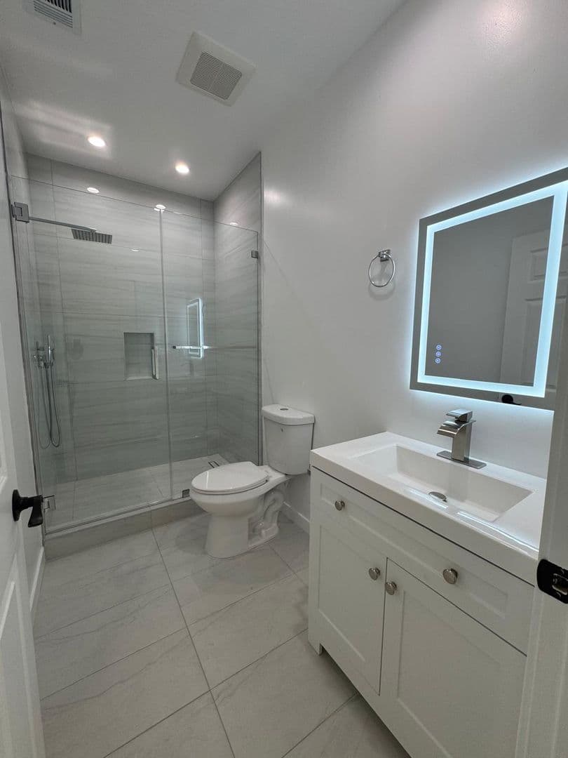 Reseda Apartment: 7317-7321 Garden Grove Avenue