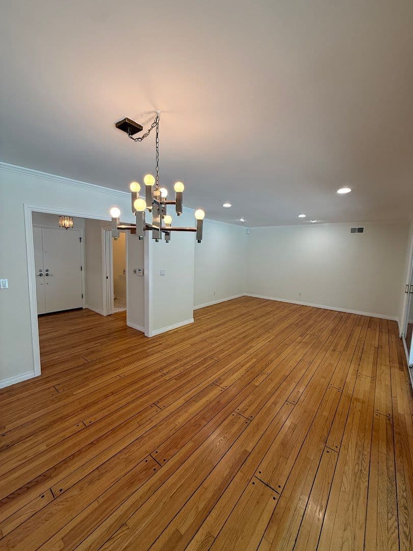 Tarzana House: 18836 La Amistad Pl