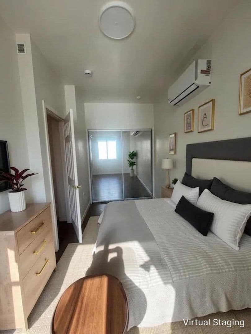 Granada Hills House: 11303 Paso Robles Avenue