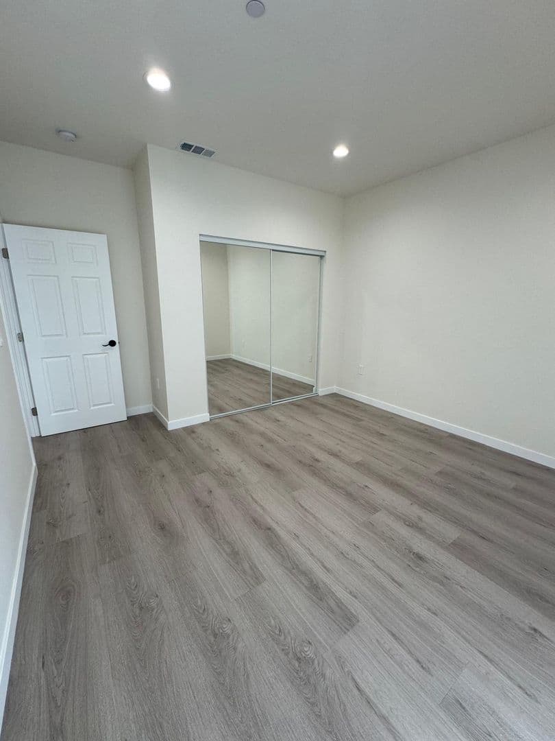 Reseda Apartment: 7317-7321 Garden Grove Avenue