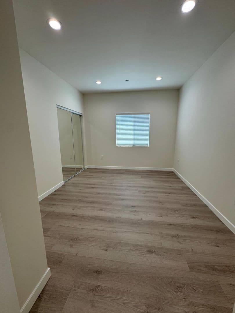 Reseda Apartment: 7317-7321 Garden Grove Avenue