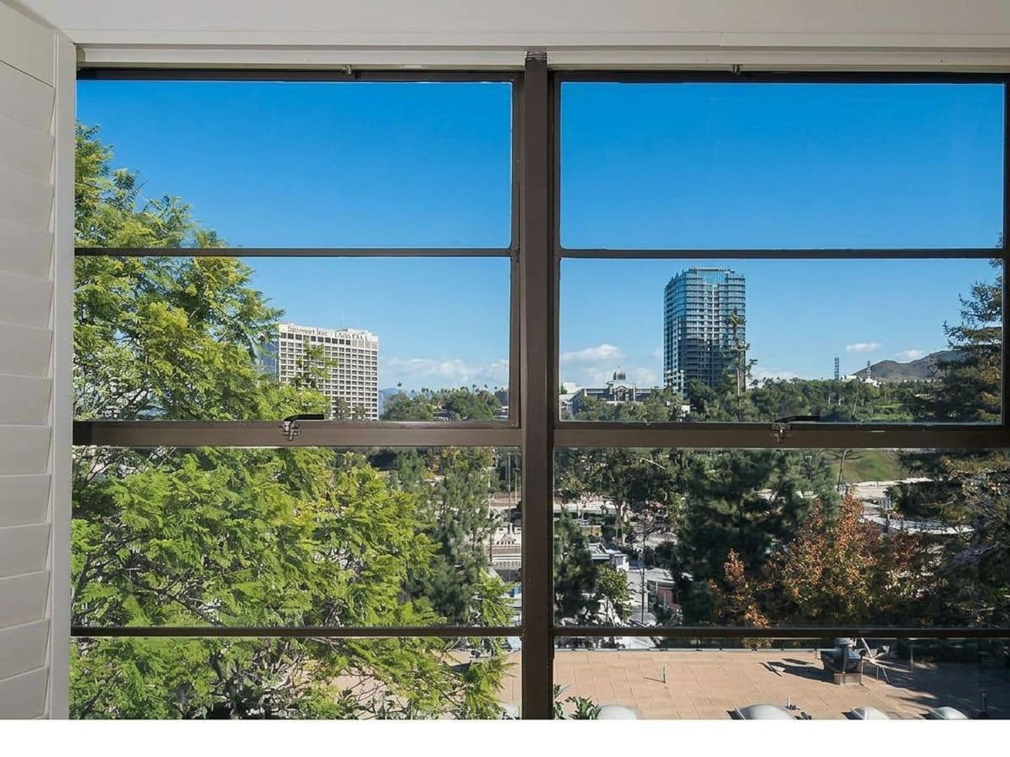 Los Angeles Condo: 3884 Fredonia Dr. Unit F