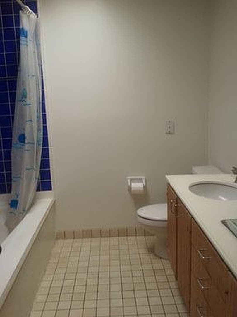 Los Angeles Condo: 3884 Fredonia Dr. Unit F