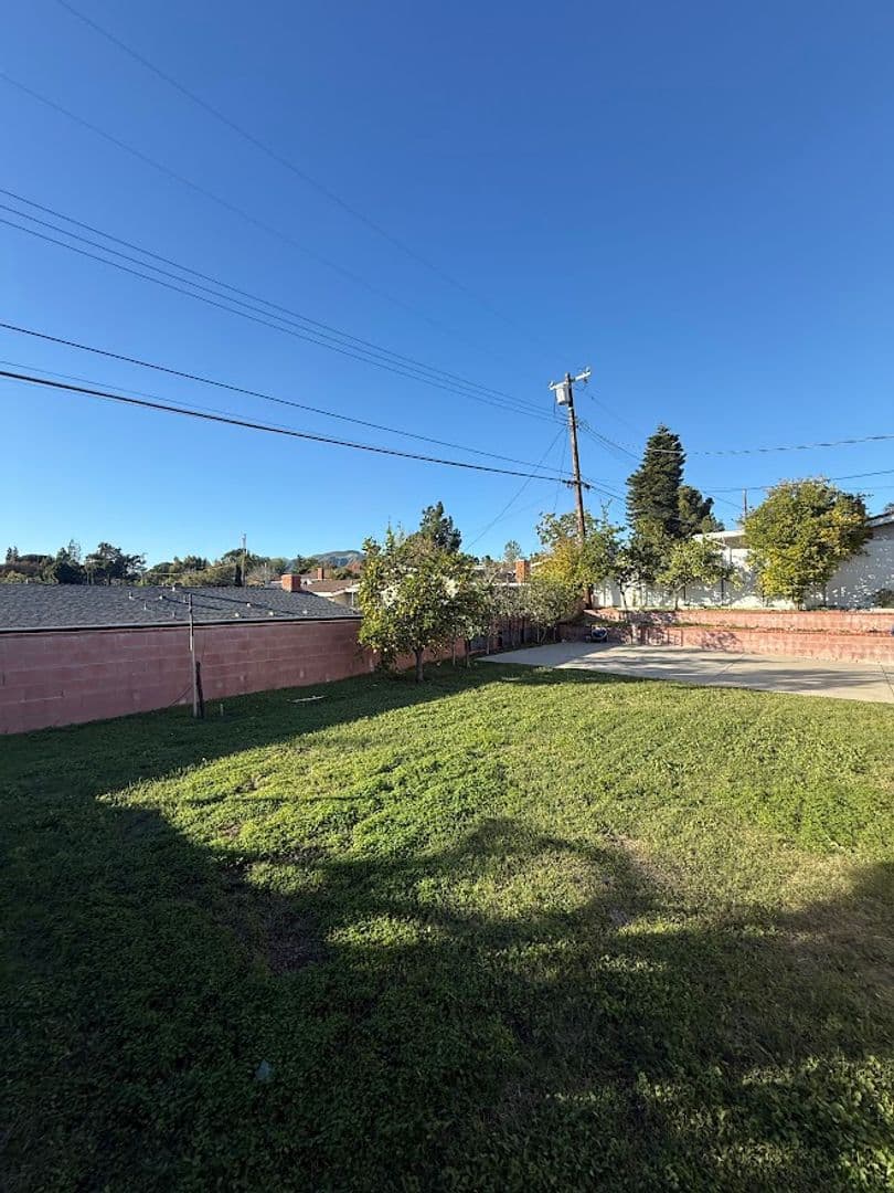 Granada Hills House: 11725 Monogram Avenue