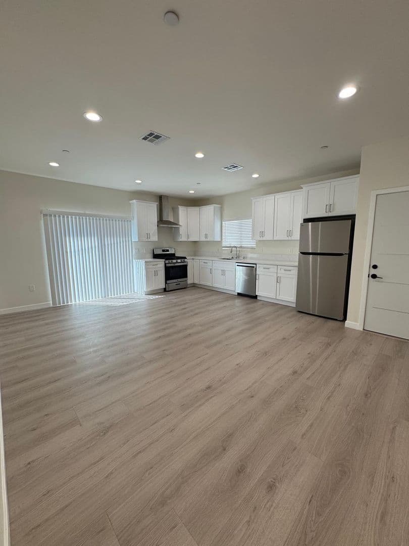 Reseda Apartment: 7317-7321 Garden Grove Avenue