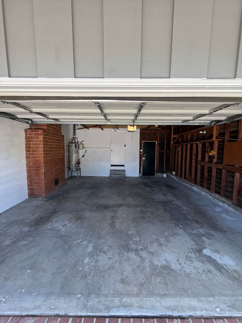 Tarzana House: 18836 La Amistad Pl