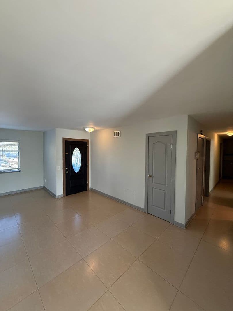 Granada Hills House: 11725 Monogram Avenue