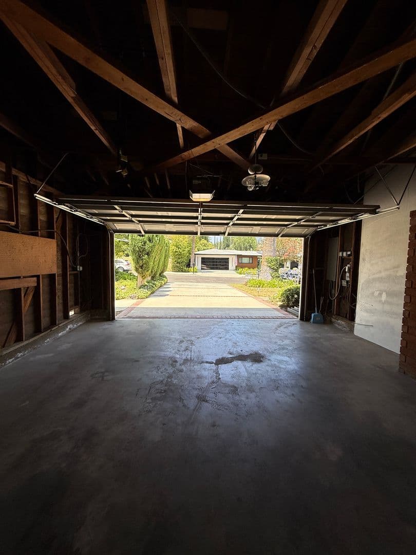 Tarzana House: 18836 La Amistad Pl
