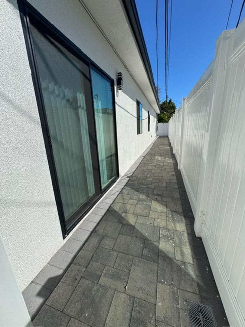 Reseda Apartment: 7317-7321 Garden Grove Avenue
