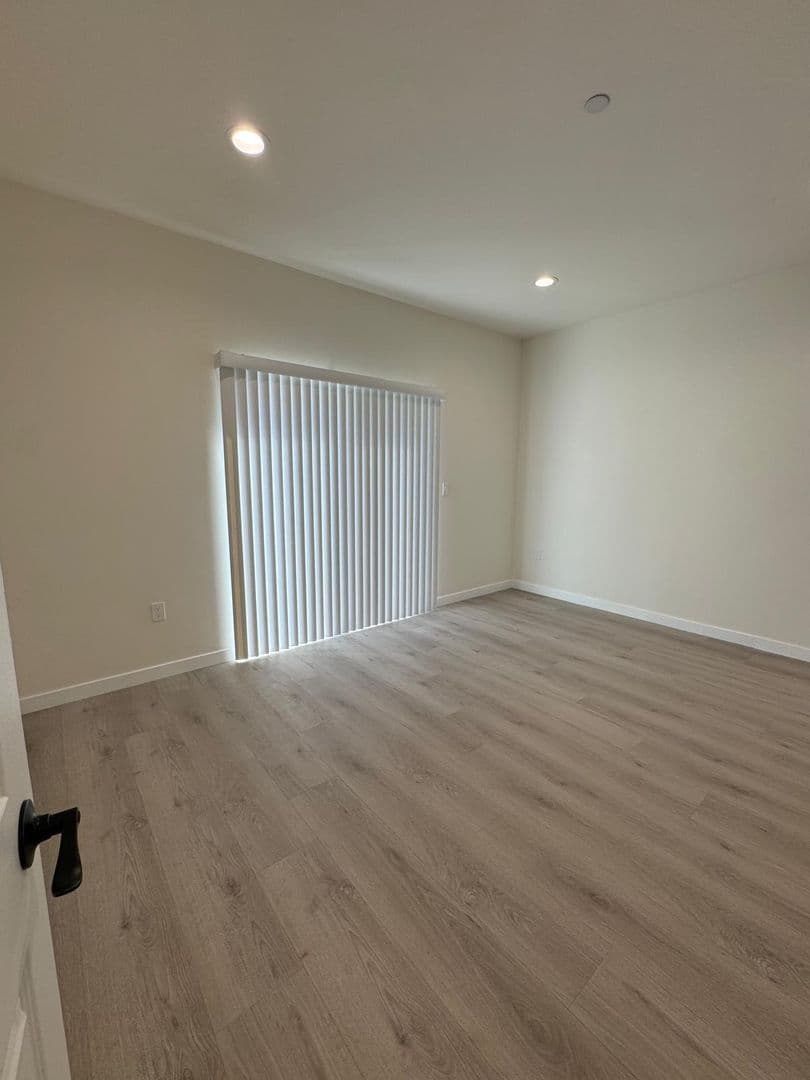 Reseda Apartment: 7317-7321 Garden Grove Avenue