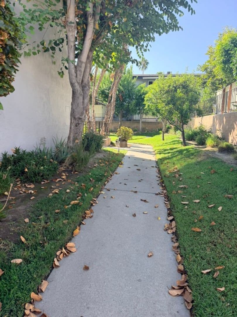 North Hollywood Condo: 6301 Coldwater Canyon Blvd. Unit 22