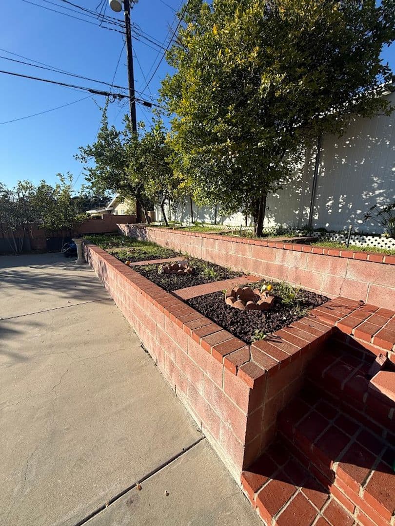 Granada Hills House: 11725 Monogram Avenue