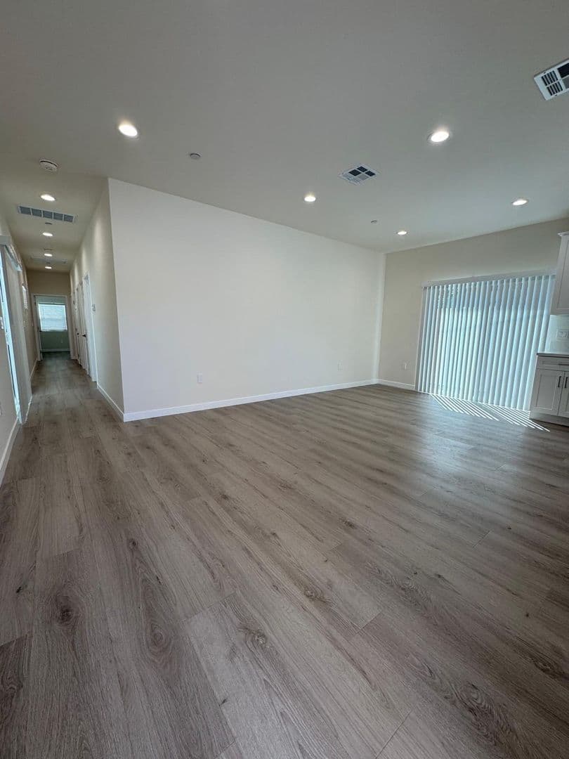 Reseda Apartment: 7317-7321 Garden Grove Avenue