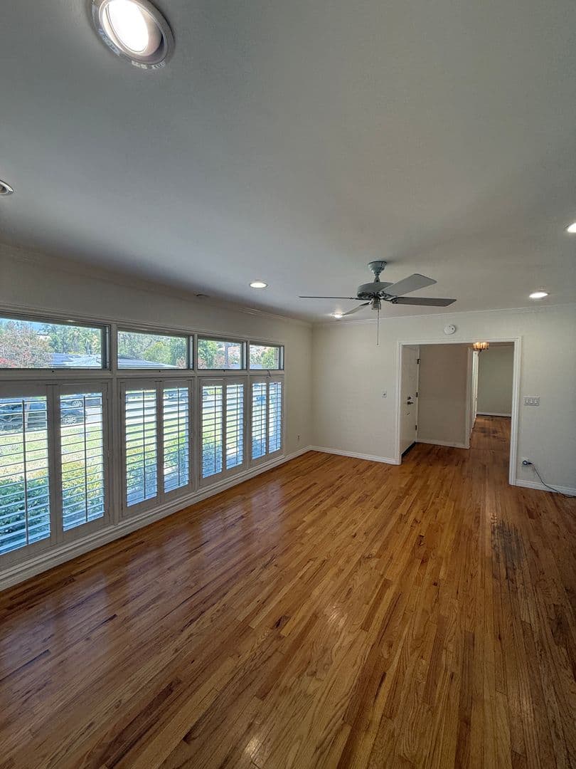 Tarzana House: 18836 La Amistad Pl