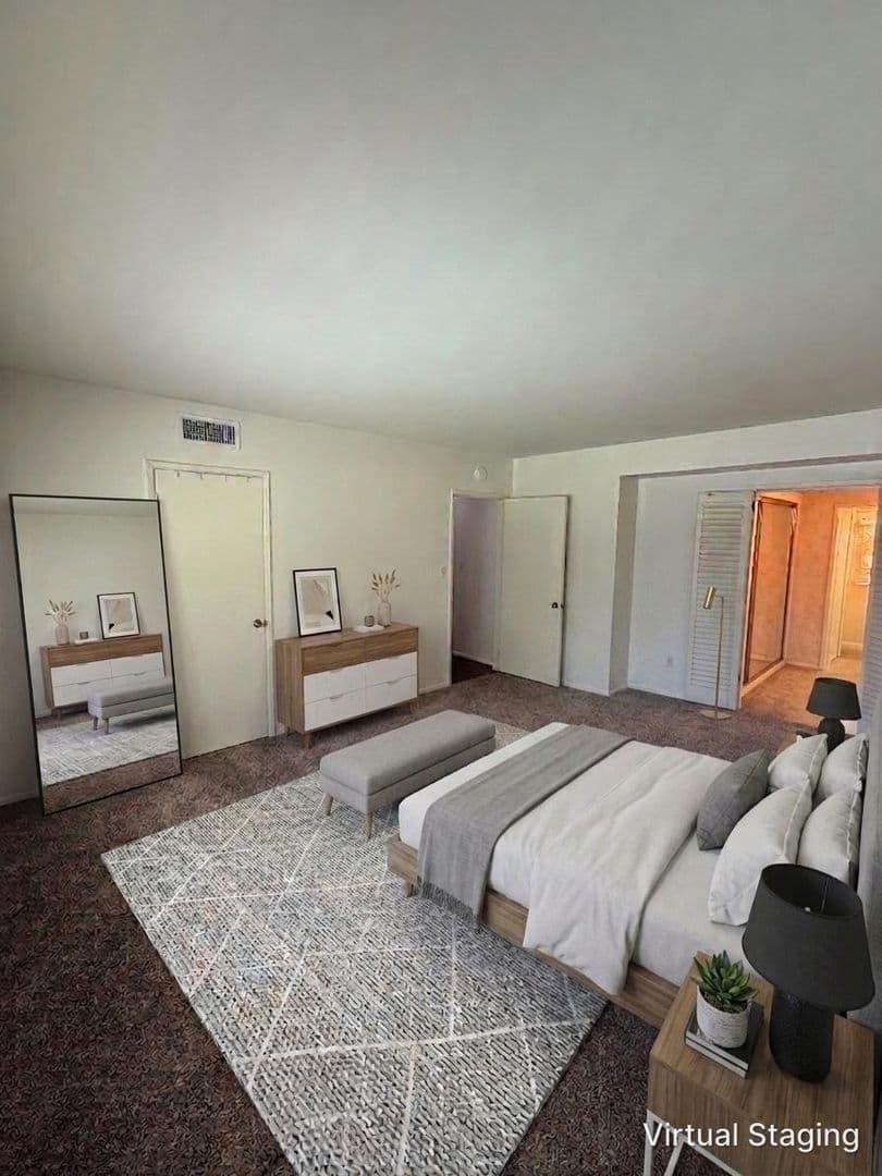 Northridge House: 19647 Merridy St.