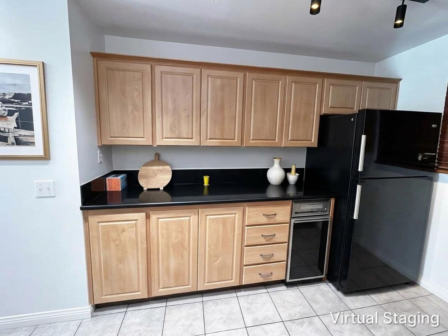 Los Angeles Condo: 3884 Fredonia Dr. Unit F
