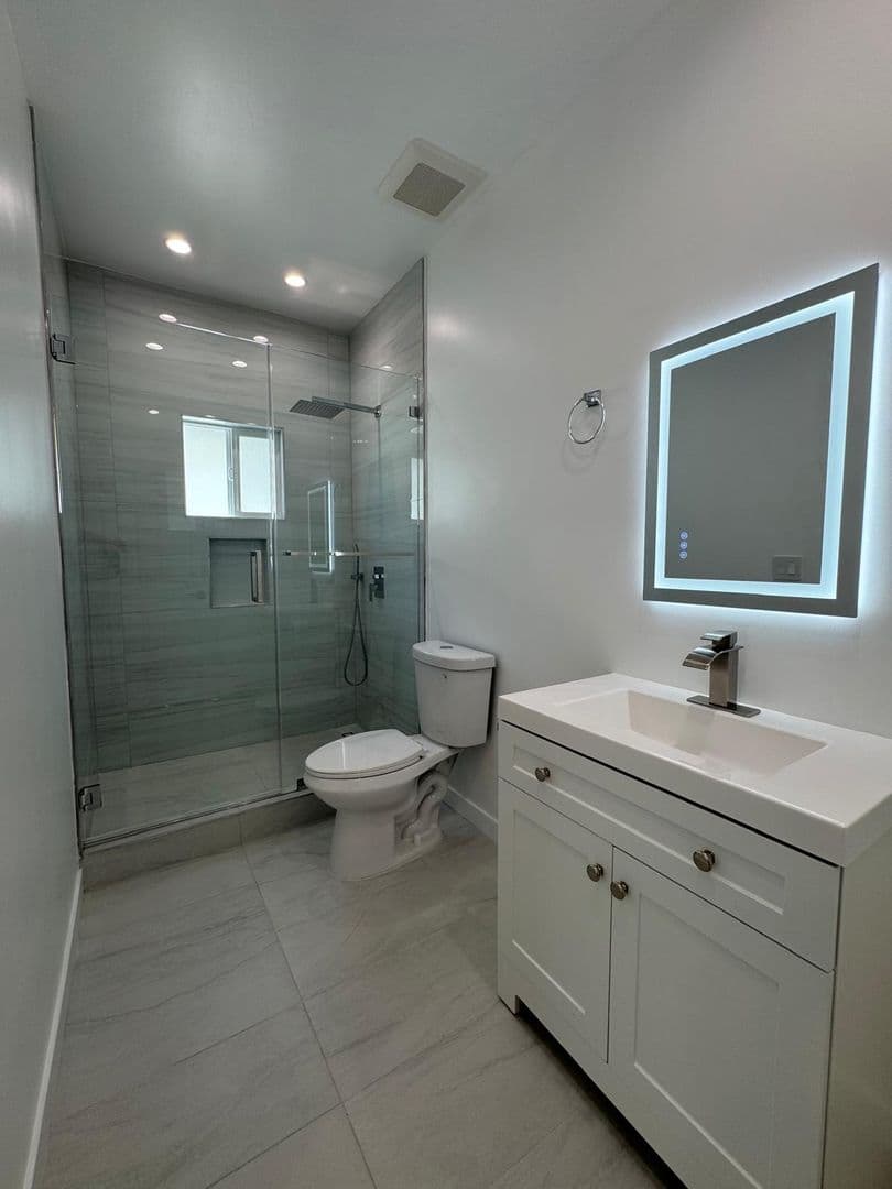Reseda Apartment: 7317-7321 Garden Grove Avenue