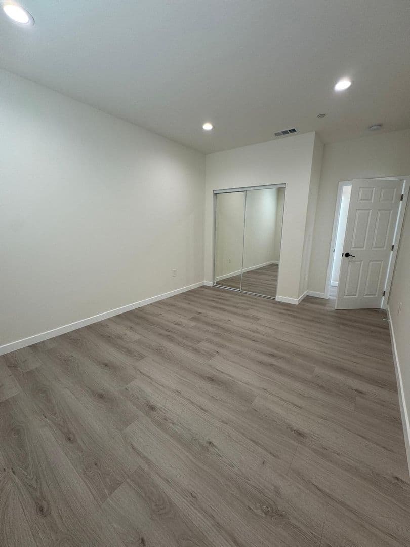 Reseda Apartment: 7317-7321 Garden Grove Avenue
