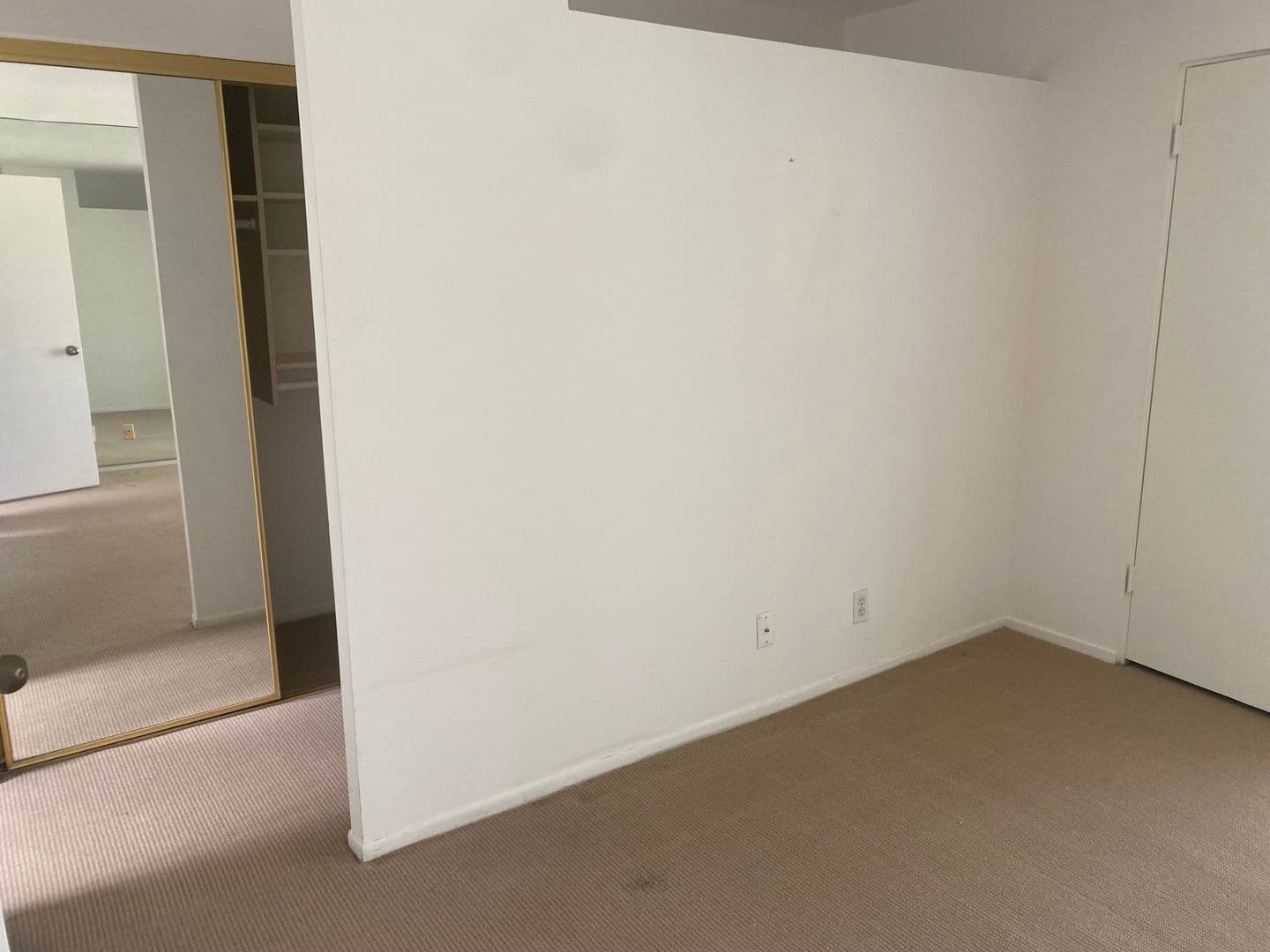 Los Angeles Condo: 3884 Fredonia Dr. Unit F