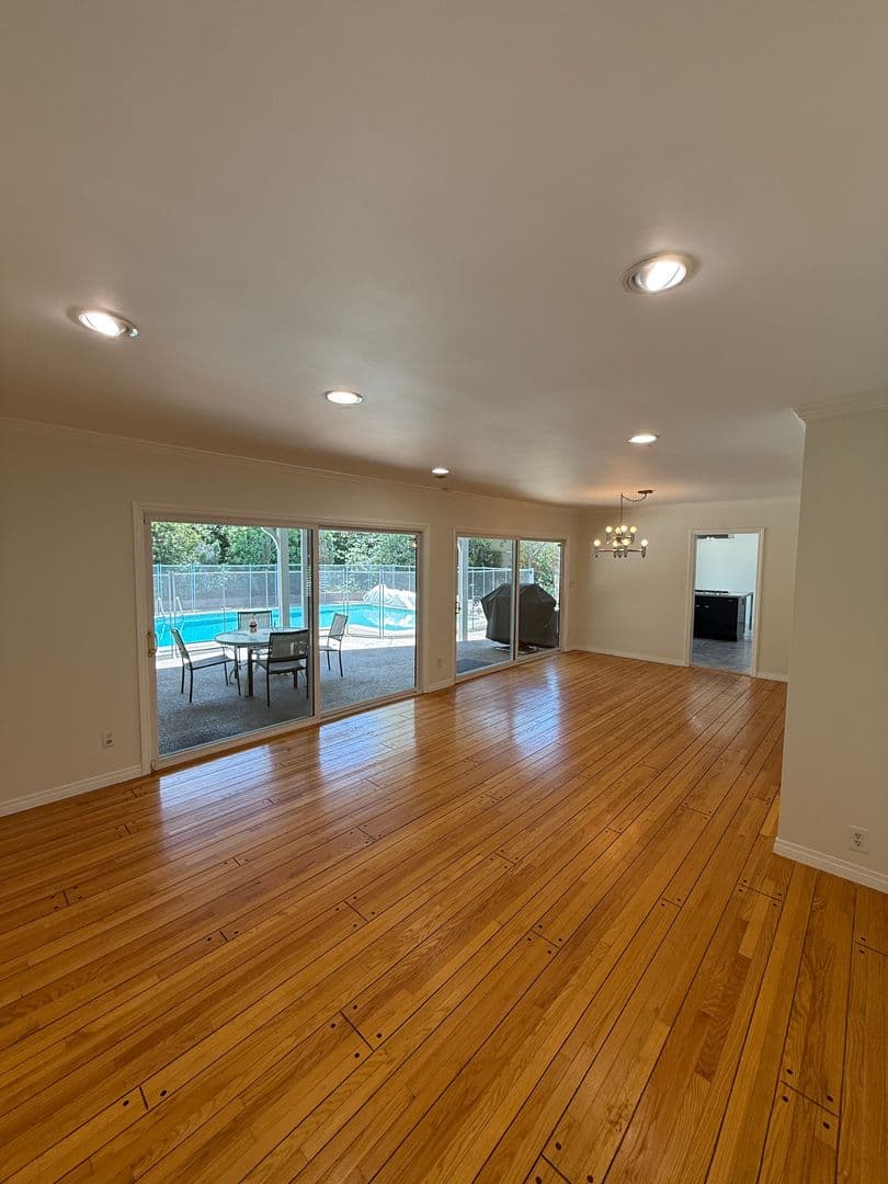 Tarzana House: 18836 La Amistad Pl