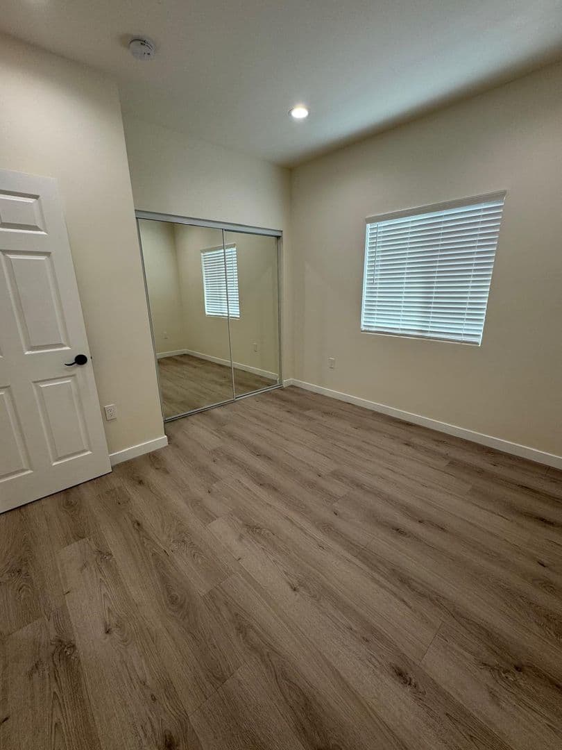 Reseda Apartment: 7317-7321 Garden Grove Avenue