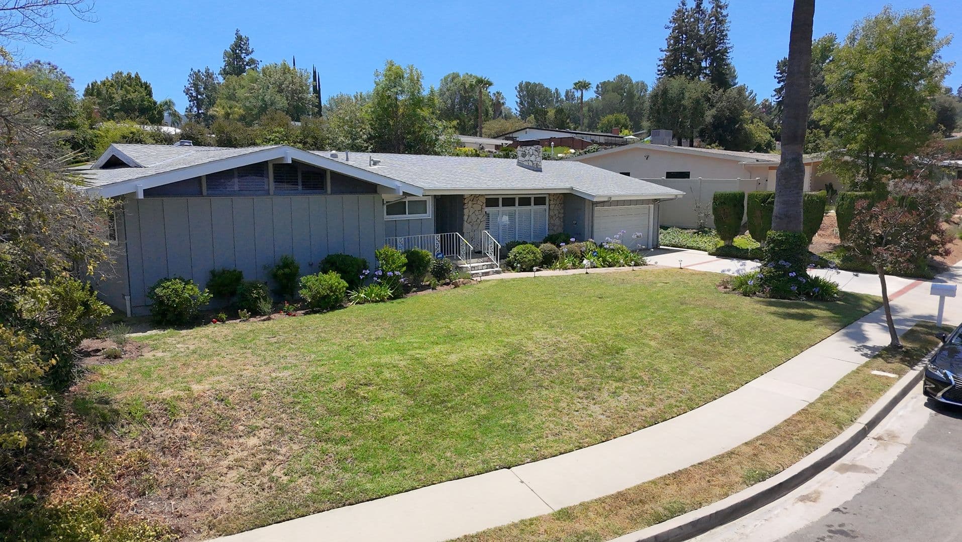 Tarzana House: 18836 La Amistad Pl