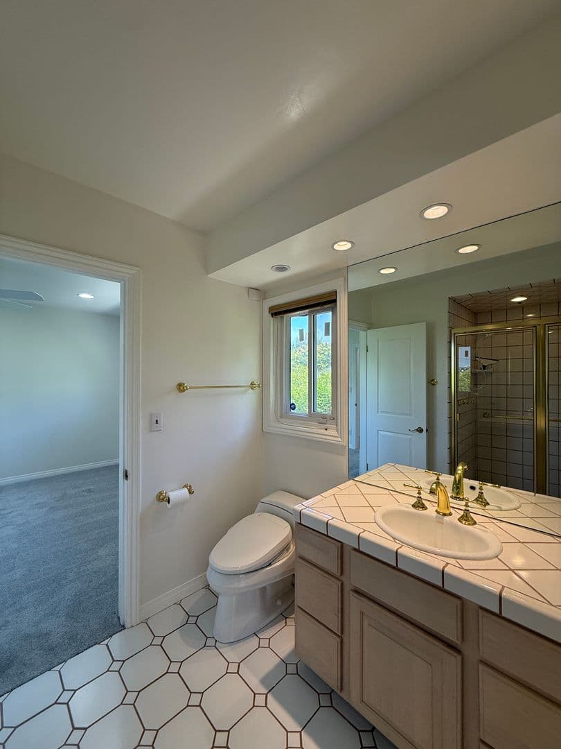 Tarzana House: 18836 La Amistad Pl